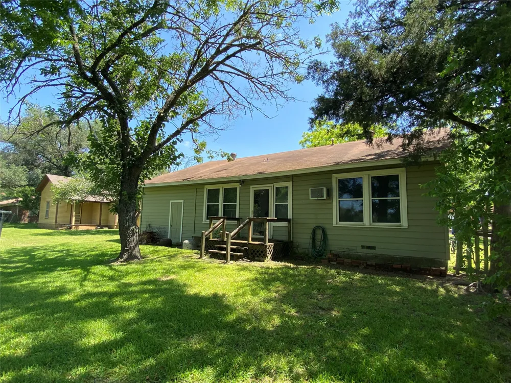 516 S Mckinney Street Mexia, TX 76667