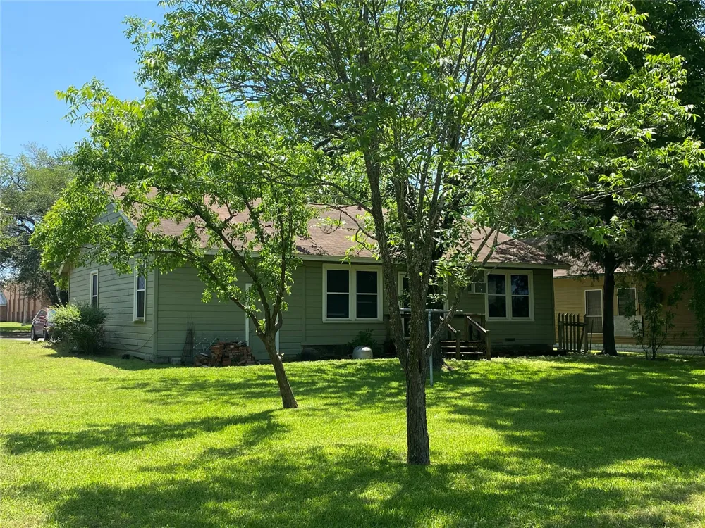 516 S Mckinney Street Mexia, TX 76667