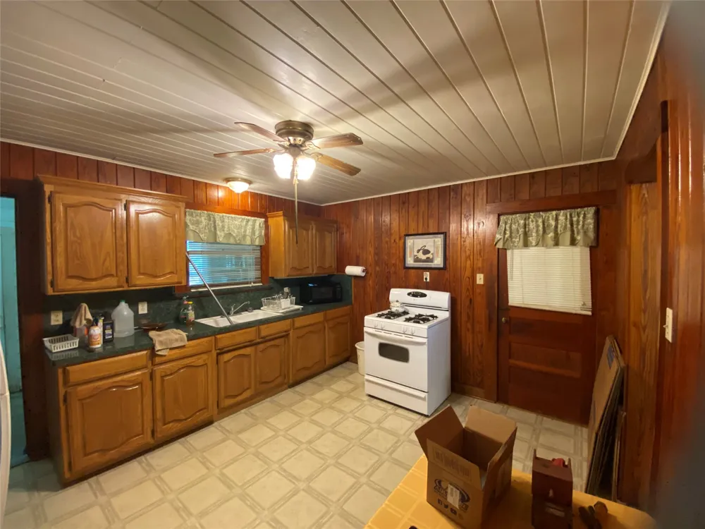 516 S Mckinney Street Mexia, TX 76667