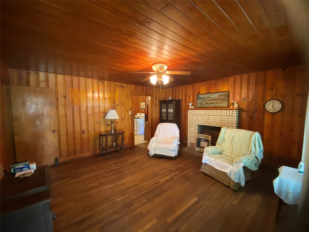 516 S Mckinney Street Mexia, TX 76667