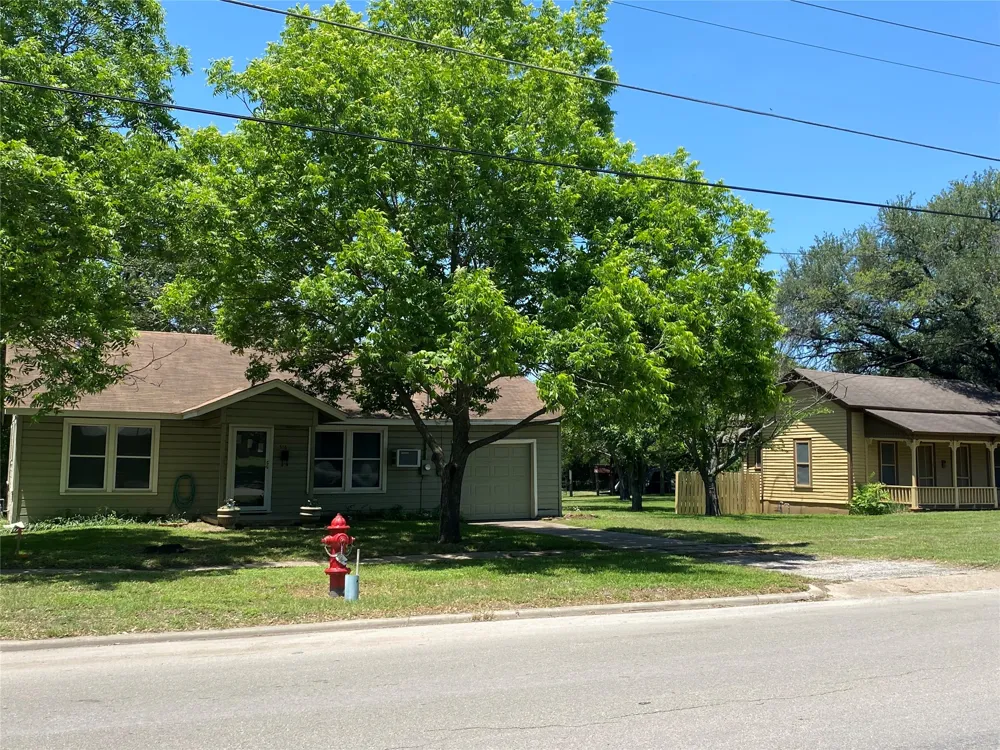 516 S Mckinney Street Mexia, TX 76667