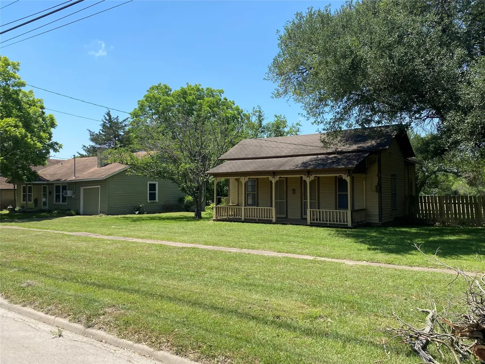 516 S Mckinney Street Mexia, TX 76667