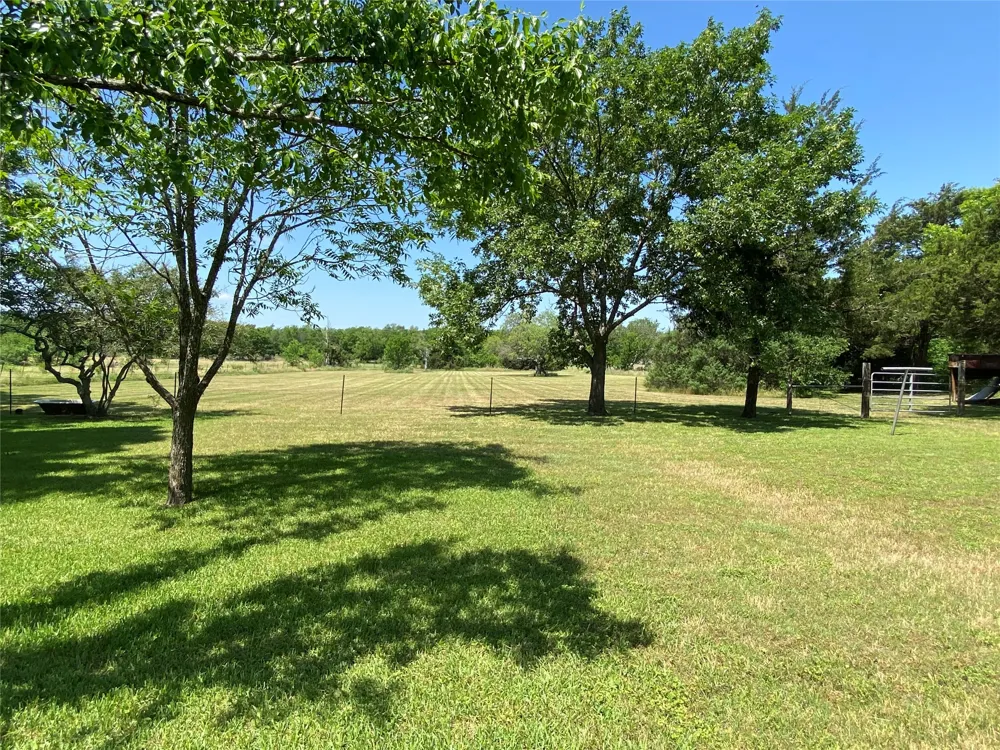 516 S Mckinney Street Mexia, TX 76667