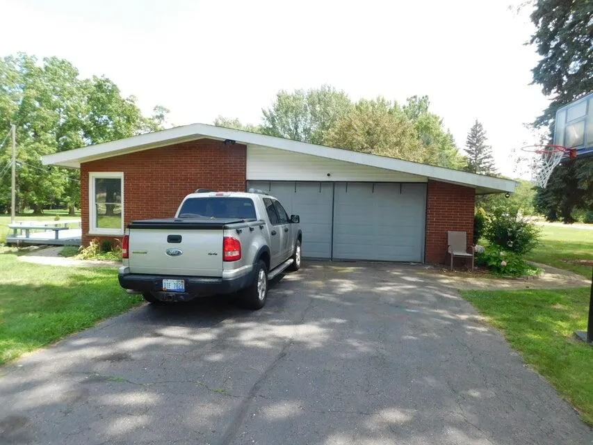 26150 Barbados Road Farmington, MI 48335