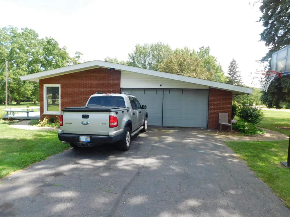 26150 Barbados Road Farmington, MI 48335