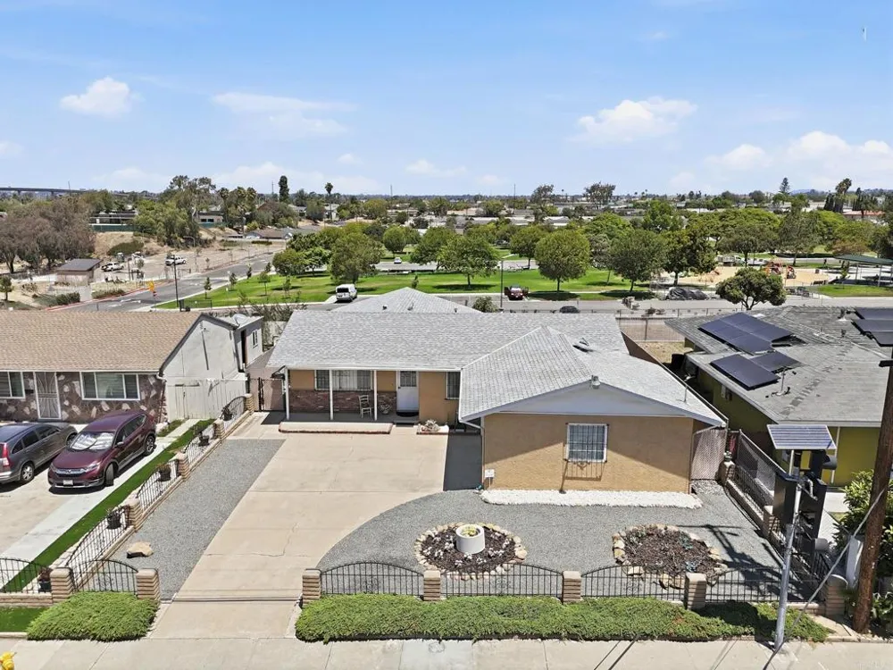 2121 E 4Th Street National City, CA 91950