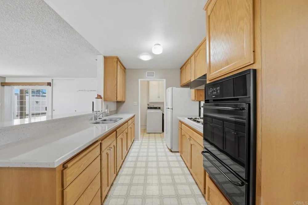 2121 E 4Th Street National City, CA 91950