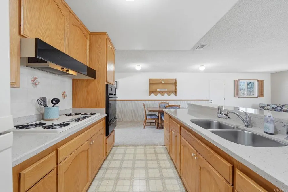 2121 E 4Th Street National City, CA 91950