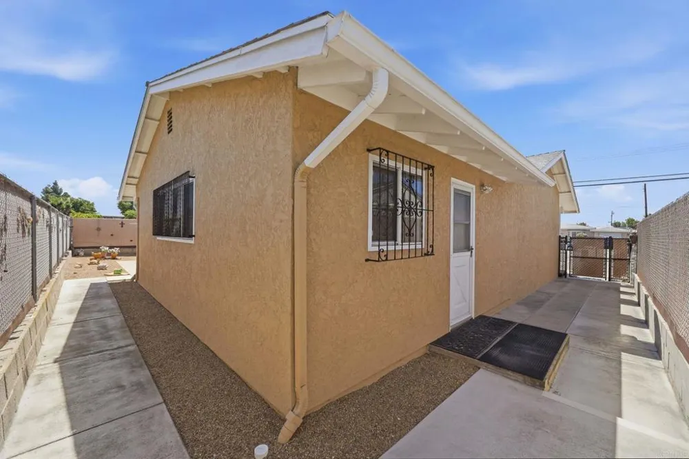 2121 E 4Th Street National City, CA 91950