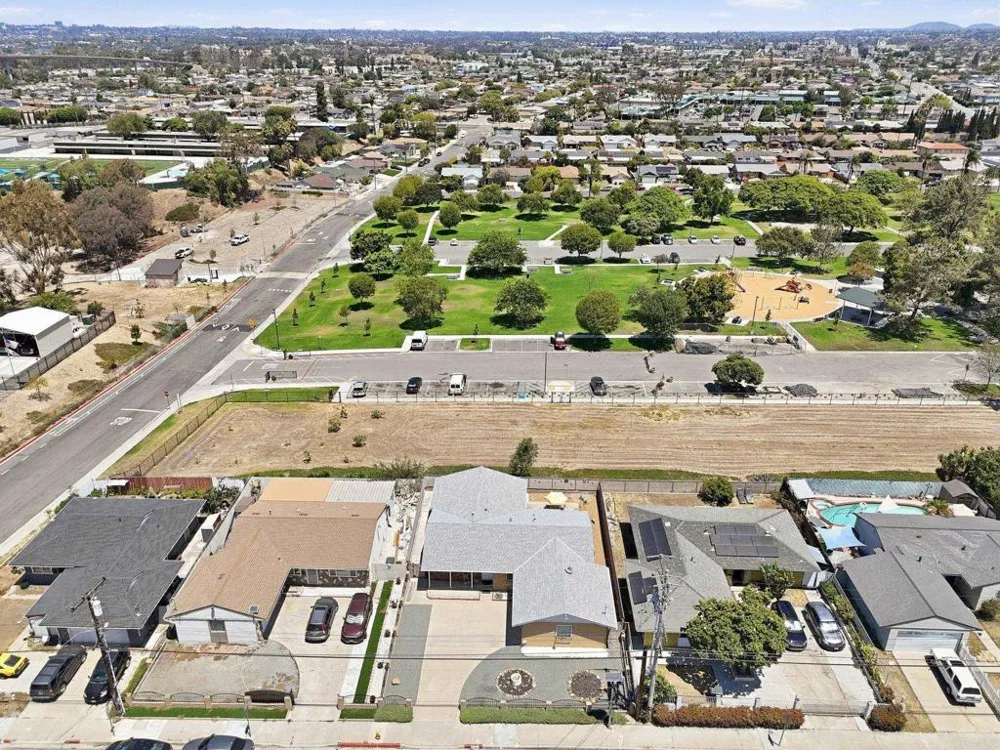 2121 E 4Th Street National City, CA 91950
