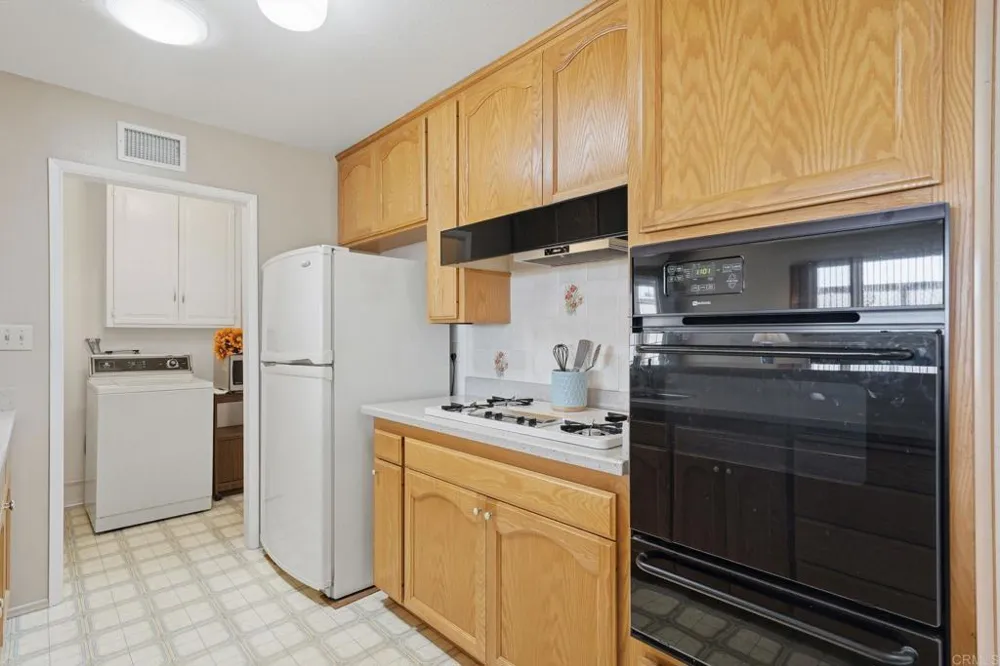 2121 E 4Th Street National City, CA 91950
