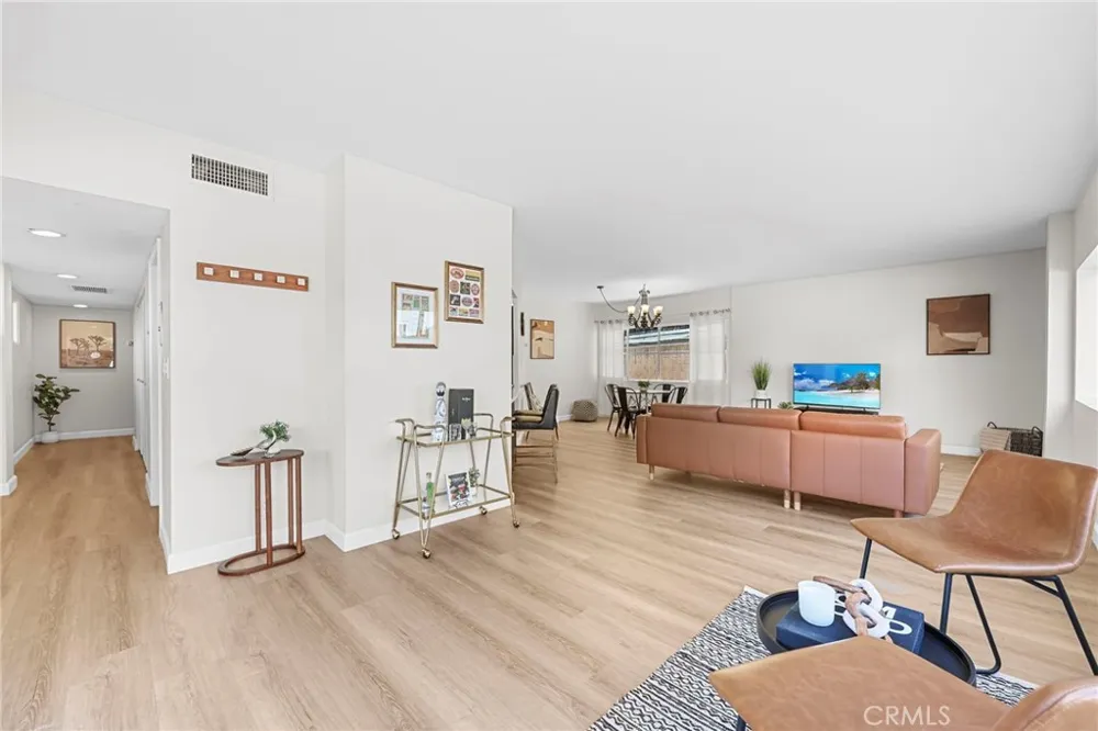 1323 Spurgeon #2 Santa Ana, CA 92701