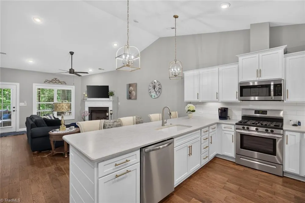 1201 Plantation Village Drive Clemmons, NC 27012