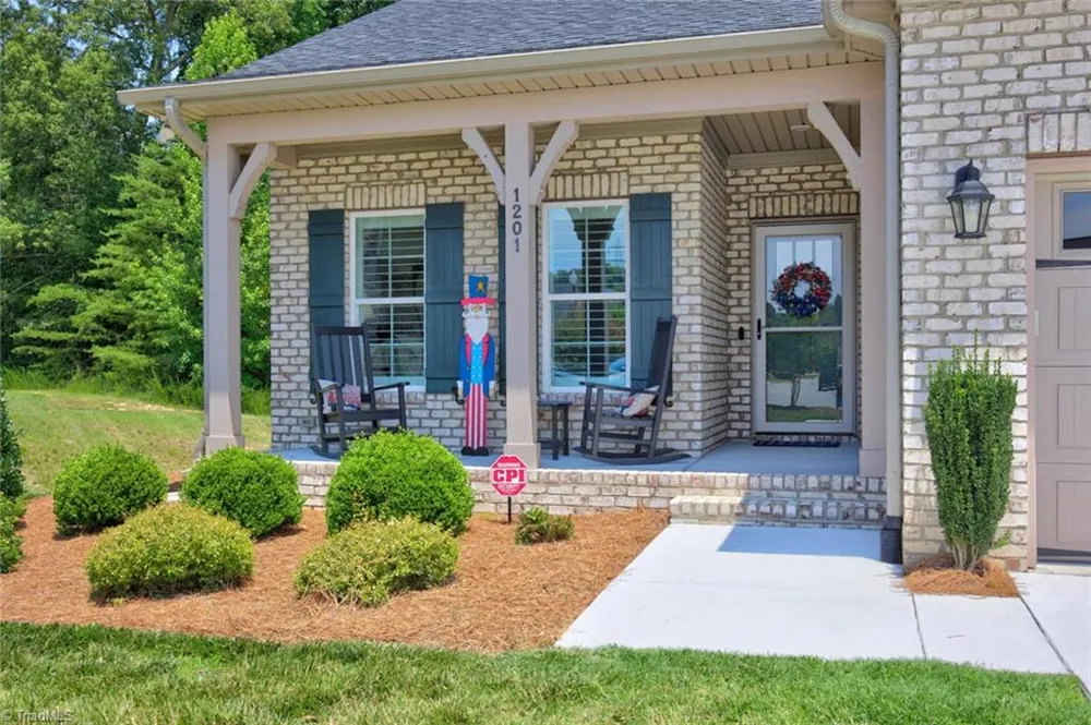 1201 Plantation Village Drive Clemmons, NC 27012