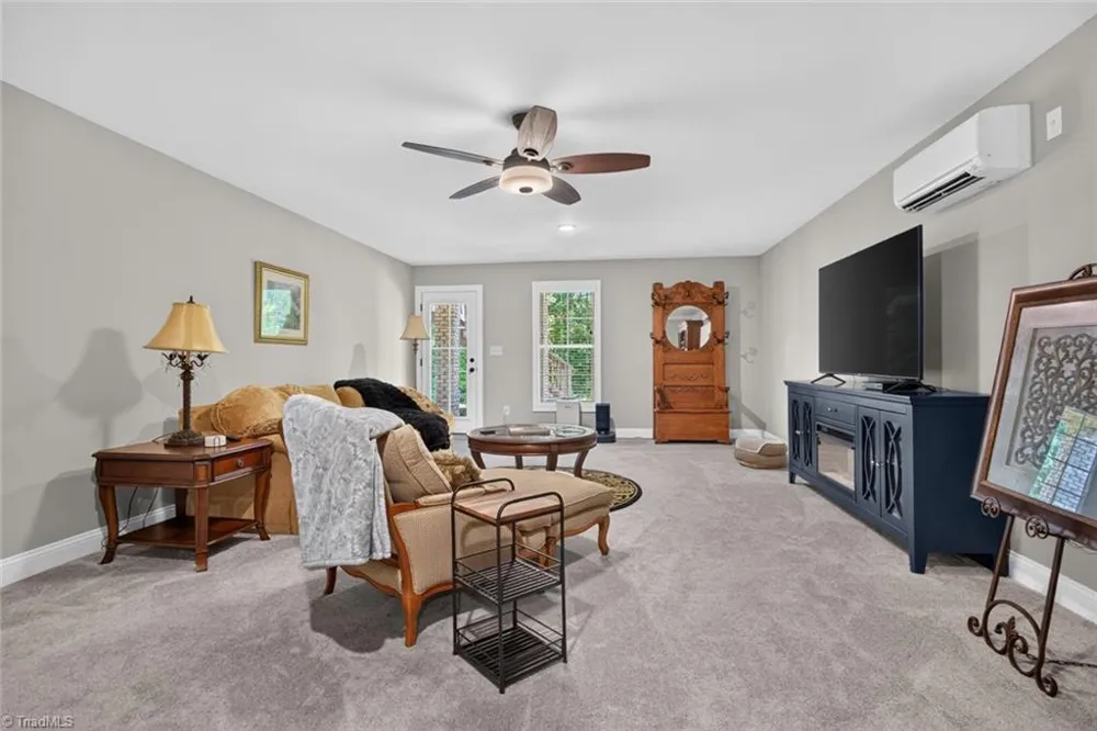 1201 Plantation Village Drive Clemmons, NC 27012