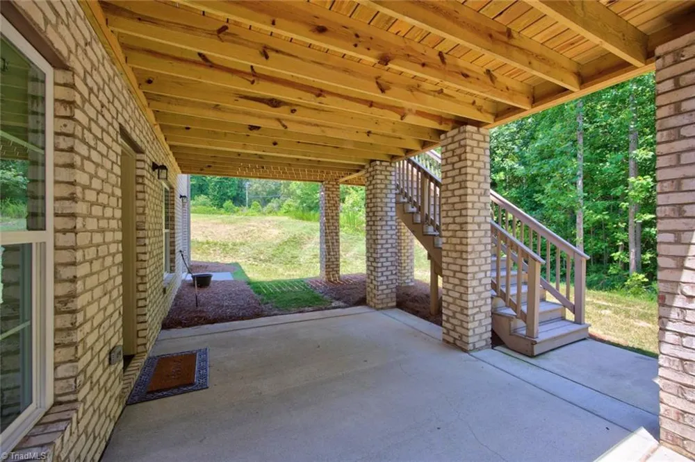 1201 Plantation Village Drive Clemmons, NC 27012