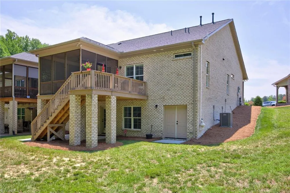 1201 Plantation Village Drive Clemmons, NC 27012
