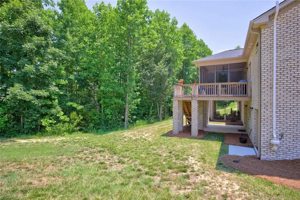 1201 Plantation Village Drive Clemmons, NC 27012