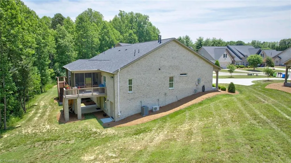 1201 Plantation Village Drive Clemmons, NC 27012