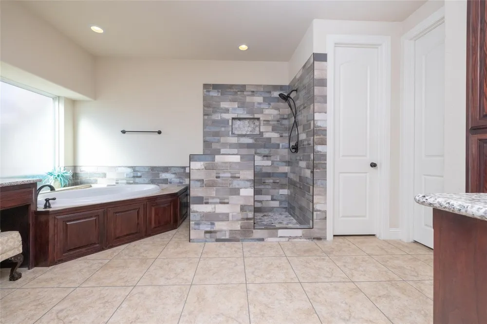 6728 S Fork Drive North Richland Hills, TX 76182