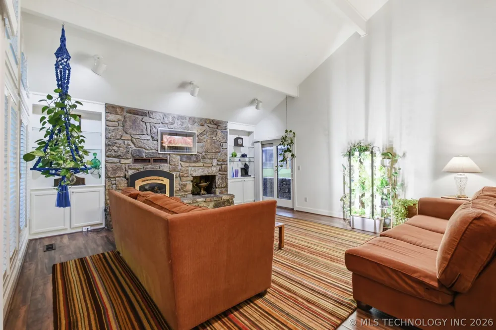 209 Walnut Circle Grove, OK 74344