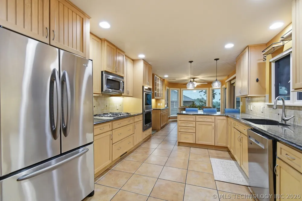 209 Walnut Circle Grove, OK 74344