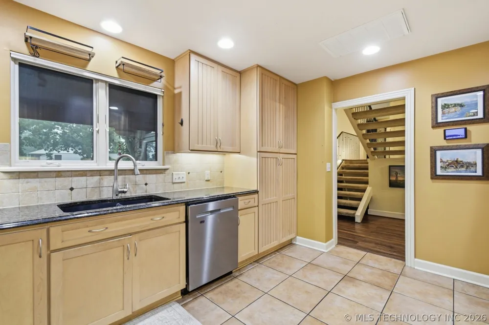 209 Walnut Circle Grove, OK 74344