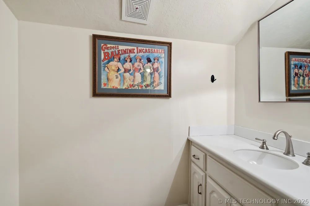 209 Walnut Circle Grove, OK 74344