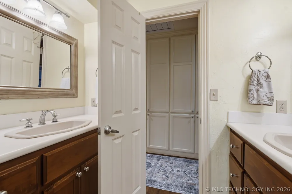 209 Walnut Circle Grove, OK 74344