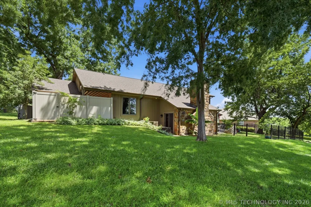 209 Walnut Circle Grove, OK 74344