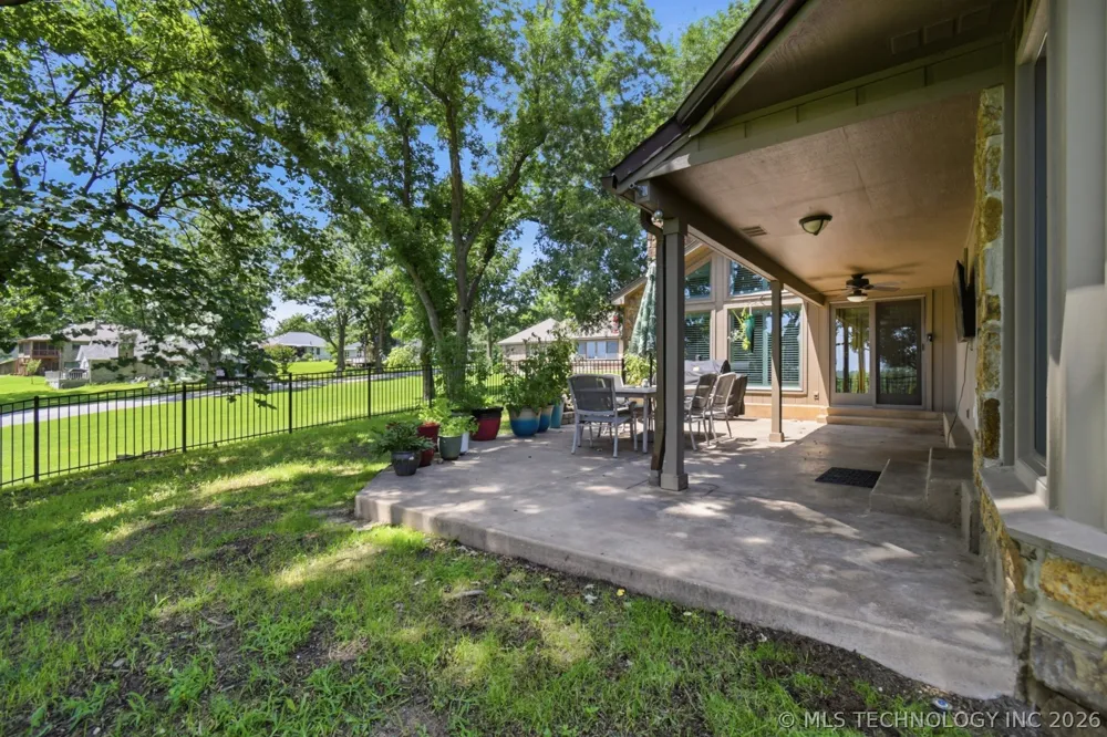 209 Walnut Circle Grove, OK 74344