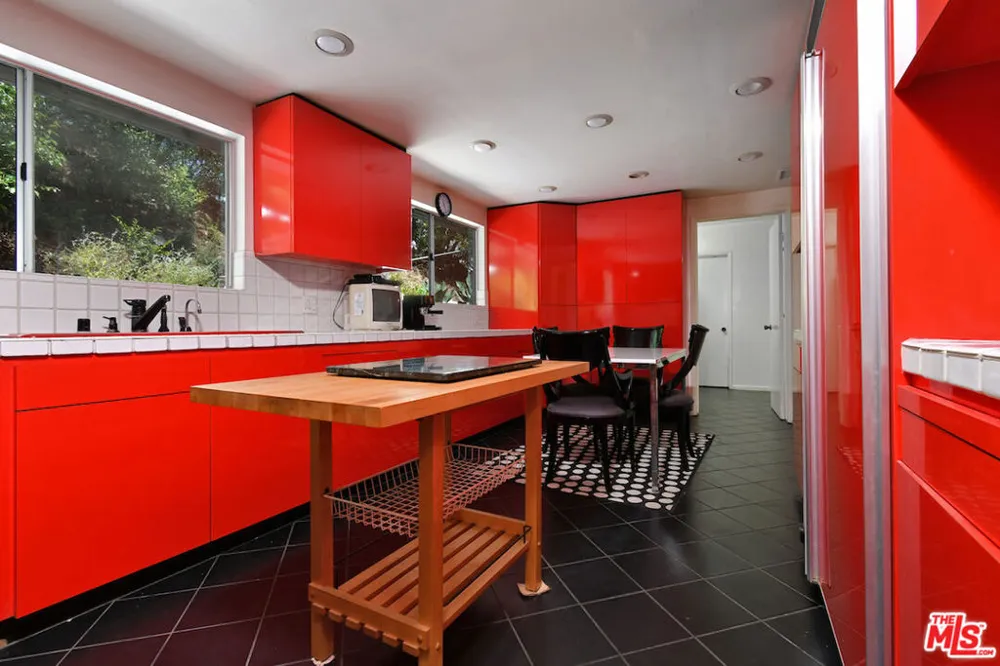 11944 Briarvale Lane Studio City, CA 91604