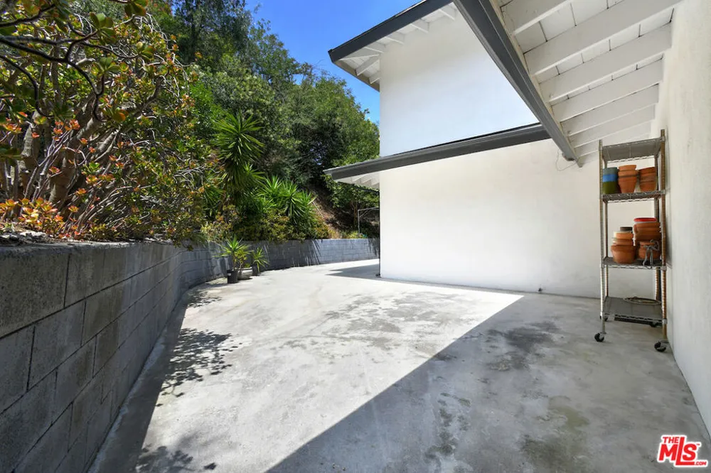 11944 Briarvale Lane Studio City, CA 91604