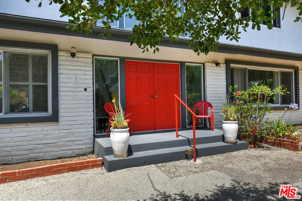 11944 Briarvale Lane Studio City, CA 91604