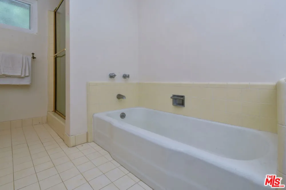11944 Briarvale Lane Studio City, CA 91604