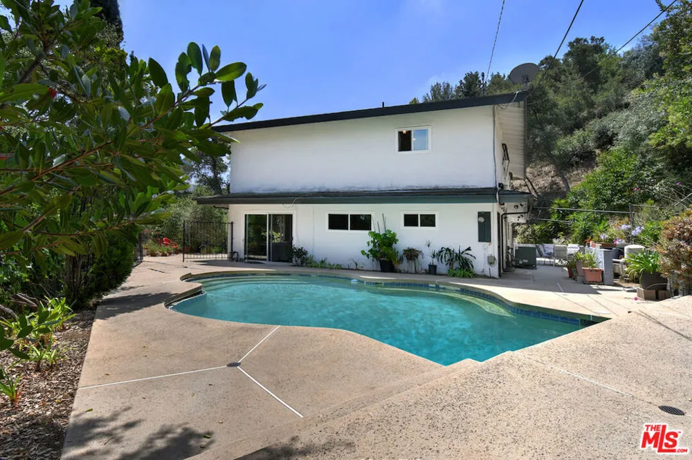 11944 Briarvale Lane Studio City, CA 91604