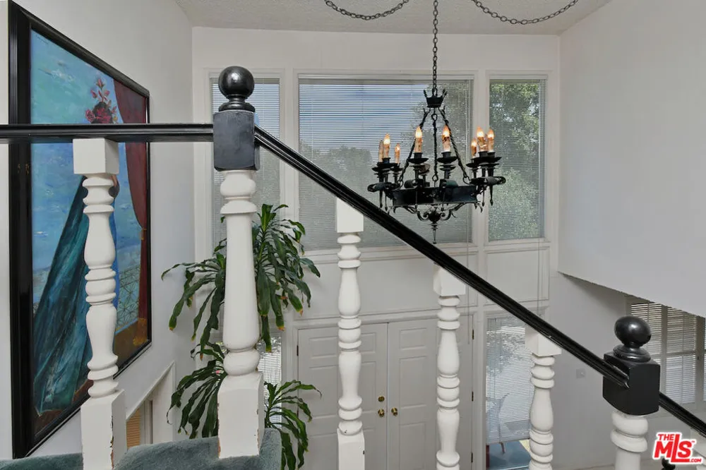 11944 Briarvale Lane Studio City, CA 91604