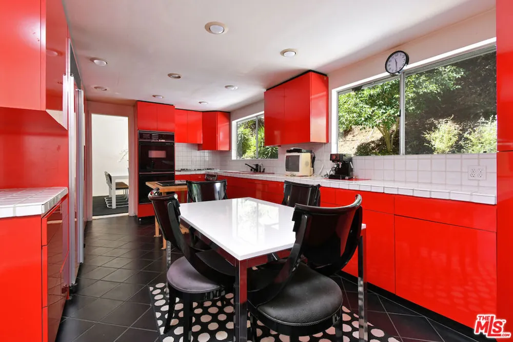 11944 Briarvale Lane Studio City, CA 91604