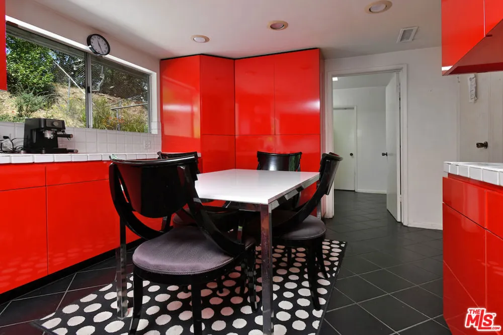 11944 Briarvale Lane Studio City, CA 91604