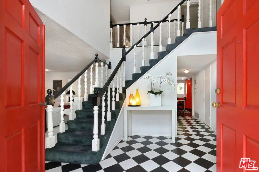 11944 Briarvale Lane Studio City, CA 91604