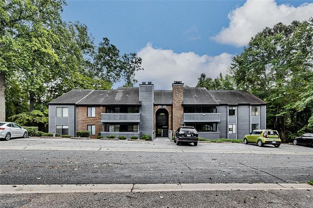 2855 Treestead Circle Greensboro, NC 27410