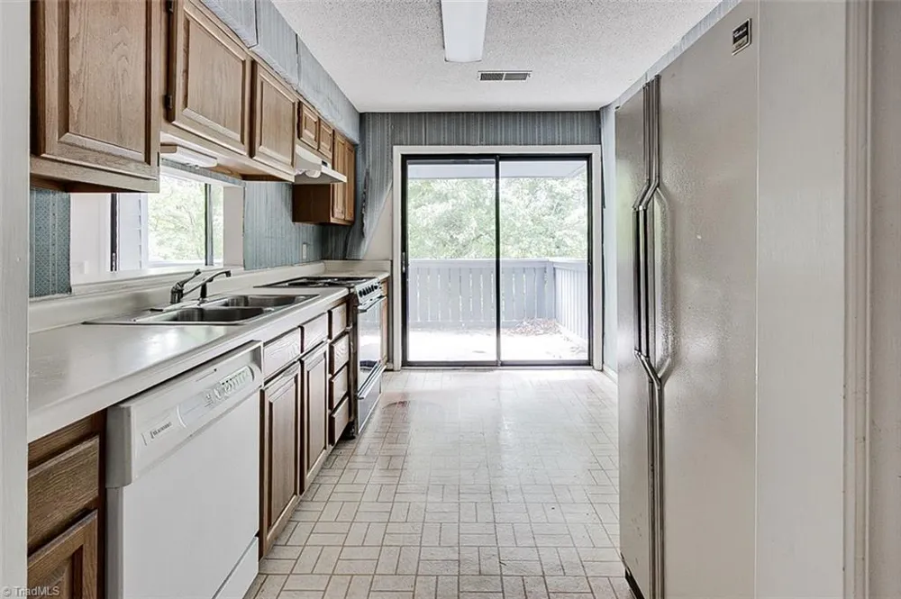 2855 Treestead Circle Greensboro, NC 27410