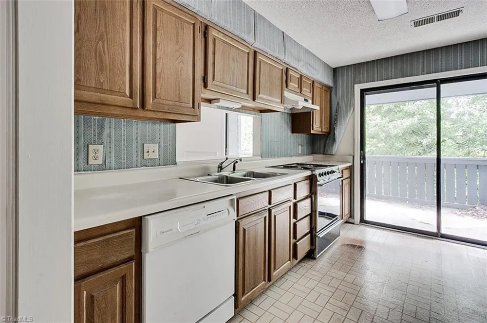 2855 Treestead Circle Greensboro, NC 27410