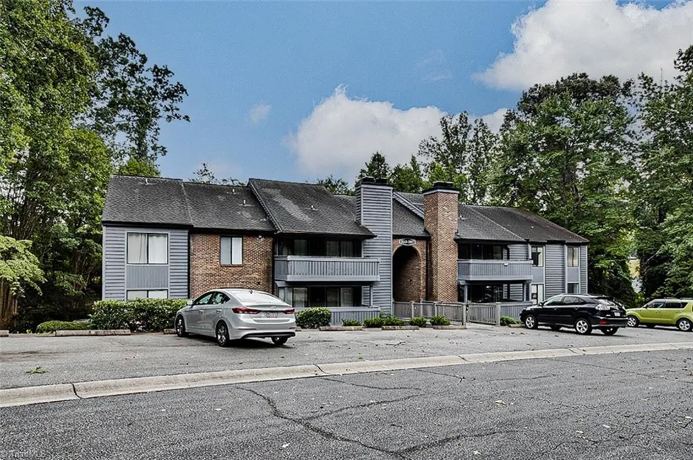 2855 Treestead Circle Greensboro, NC 27410