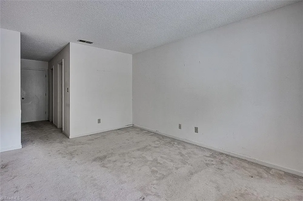2855 Treestead Circle Greensboro, NC 27410