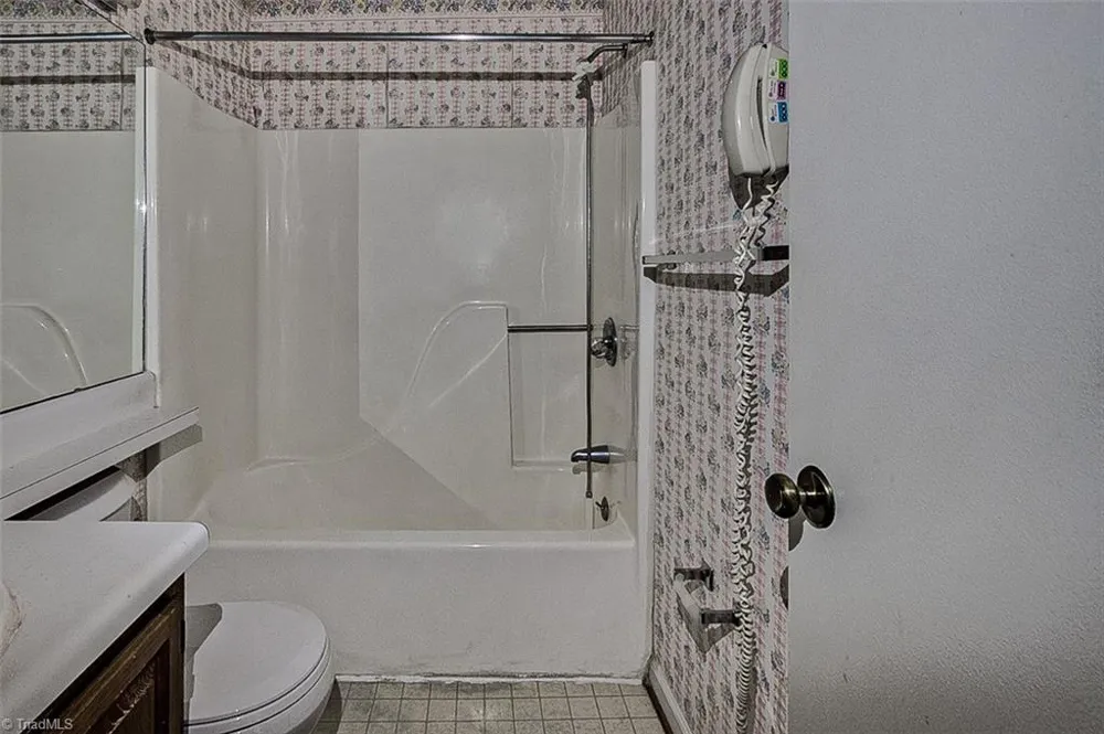 2855 Treestead Circle Greensboro, NC 27410