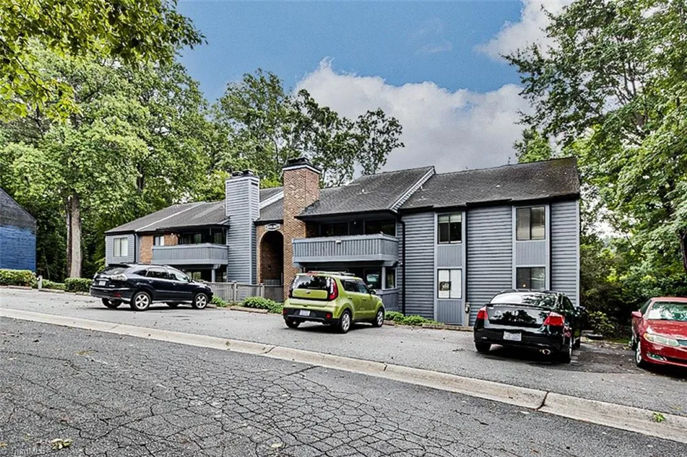 2855 Treestead Circle Greensboro, NC 27410