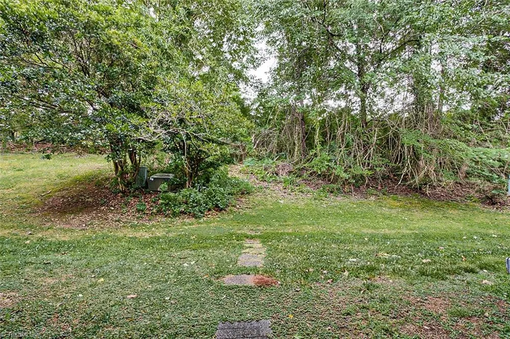 2855 Treestead Circle Greensboro, NC 27410