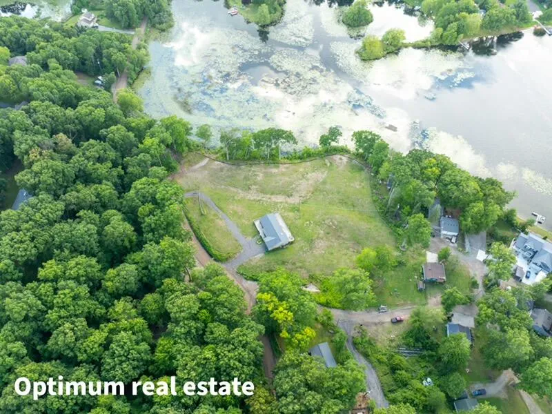 5245 Grass Lake Road White Lake Charter Township, MI 48383