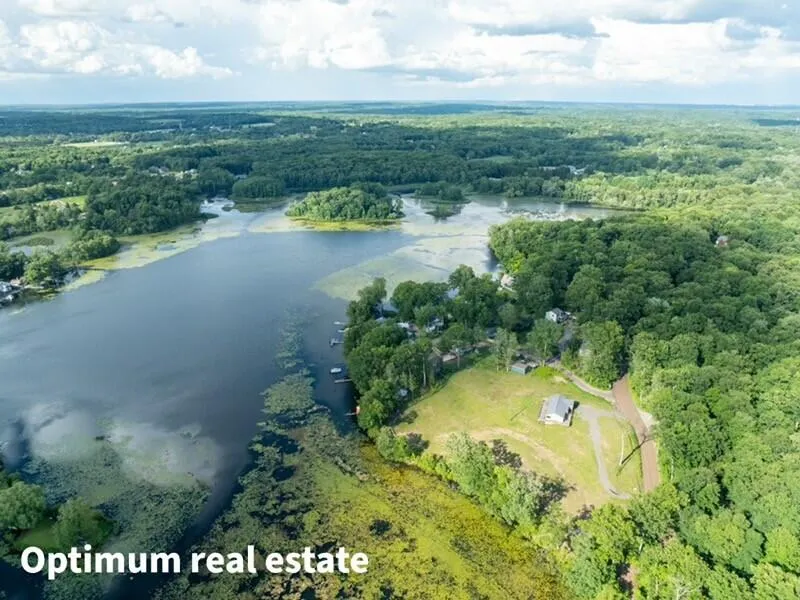 5245 Grass Lake Road White Lake Charter Township, MI 48383